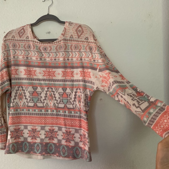 5 FOR $10 DEAL // geometric pattern knit top - Picture 2 of 3